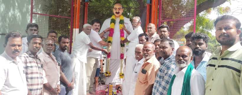 பெரம்பலூர்: காமராஜர் 123வது பிறந்த நாள்: நாடார் சங்கம் உள்பட அரசியல் கட்சியினர் மாலை அணிவித்து மரியாதை!